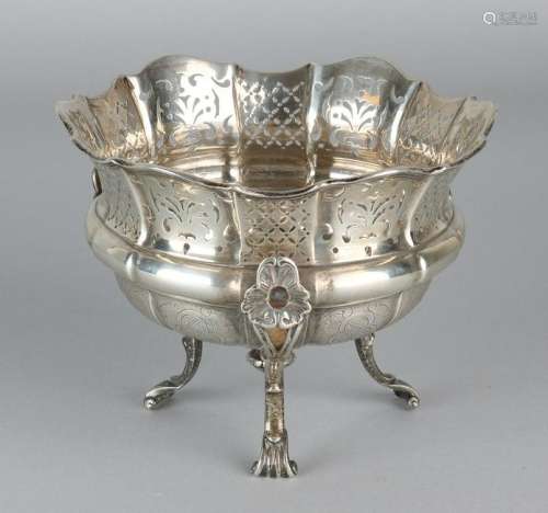 Beautiful silver bowl, 930/000, with a partially folded