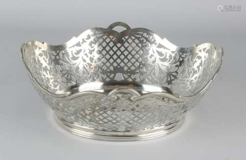 Silver basket, 835/000, oval / square sawn model with