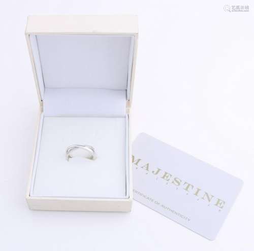 Ring, 375/000, white with diamond, brand Majestine.