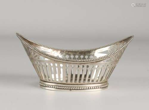 Silver bonbon basket, 833/000, boat-shaped model with