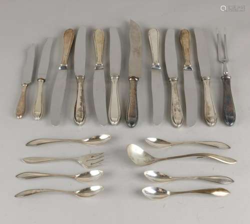 Lot of silver cutlery, pointed fillet, 835/000, with 8
