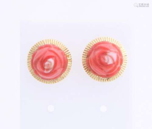 Yellow gold ear studs, 585/000, with red coral corals,