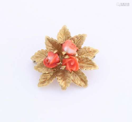 Yellow gold brooch, 585/000, in flower form with 3