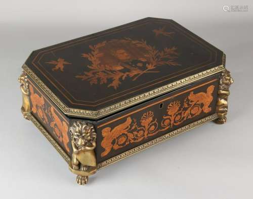 Beautiful 19th century officers 'chest with bronze