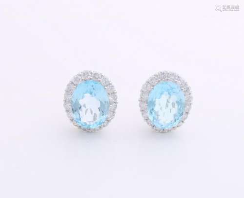 Large silver ear studs, 925/000, with blue topaz and