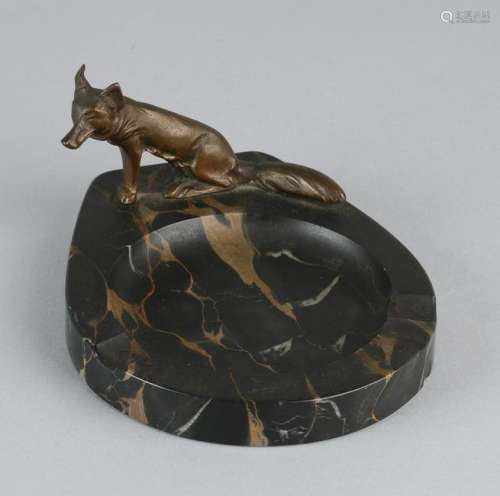 30s Marble ashtray with bronze fox. Dimensions: 7 x 15