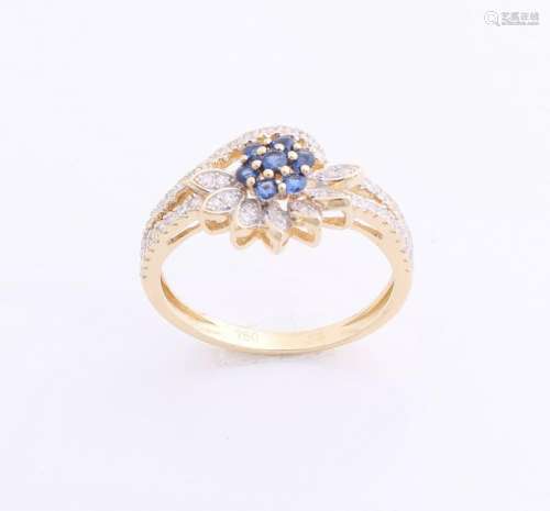 Yellow gold ring, 750/000, with zirconia's and