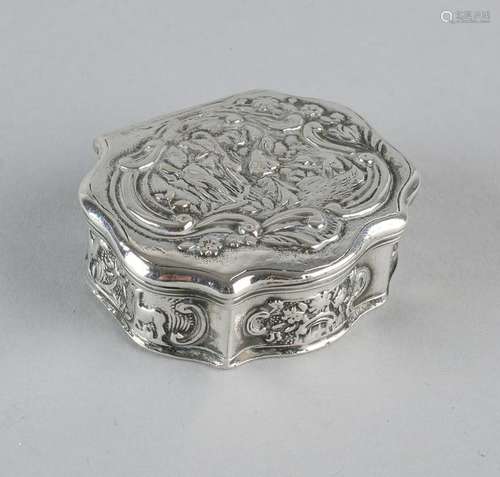 Silver peppermint box contoured model decorated with