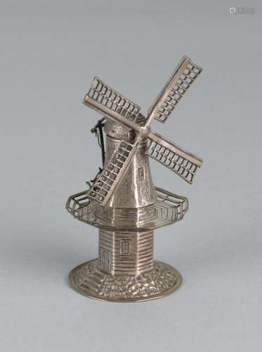 Silver miniature mill, 835/000, with rotating blades.