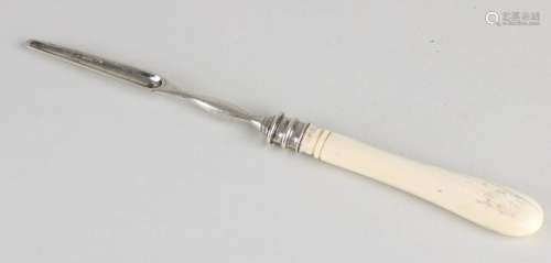 Silver marrow drill, 833/000, with bone handles. MT .: