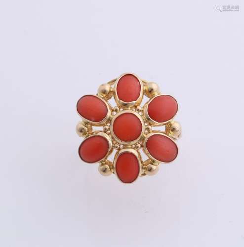 Yellow gold ring, 585/000, with red coral. Ring with a