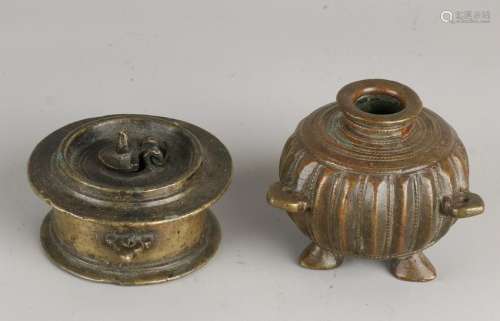 Two antique Eastern bronze inkwells. Dimensions: ø 7 -