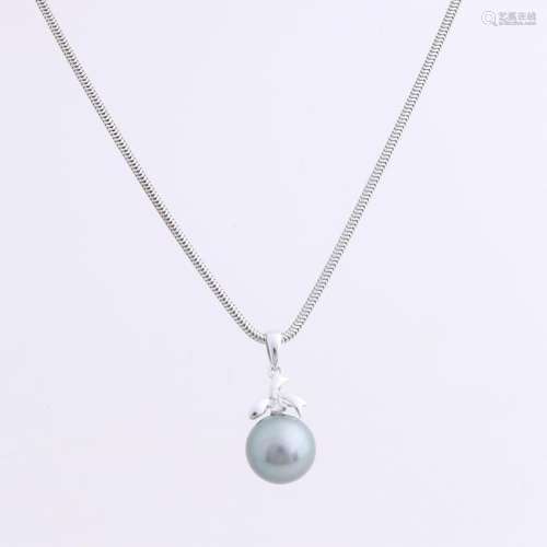 White gold necklace and pendant, 585/000, with pearl