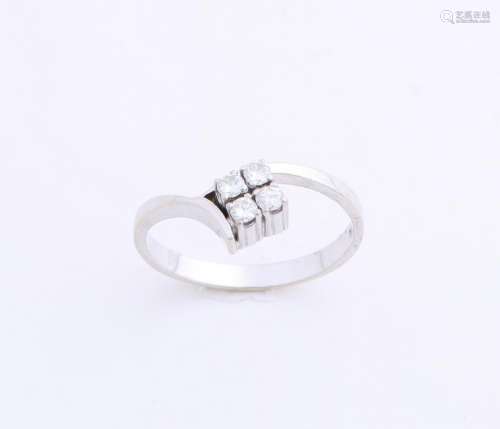 White gold ring, 750/000, with diamond. Beating ring