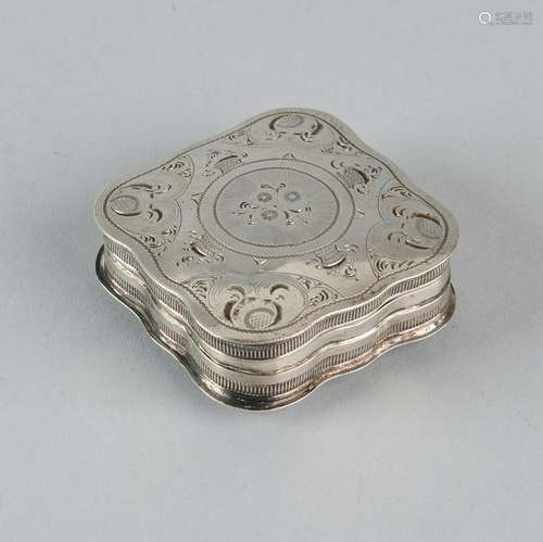 Silver 835/000 peppermint box. Bottom engraved