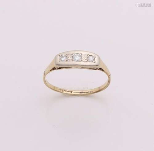 Yellow gold ring, 585/000, with diamond. Ring with a
