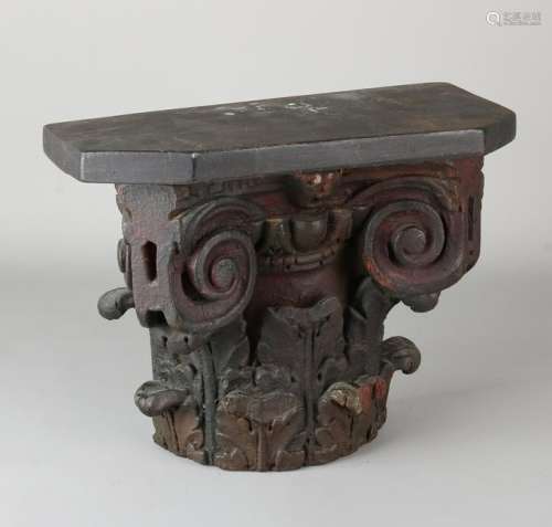 17th - 18th Century wood-carved Corinthian capitel with