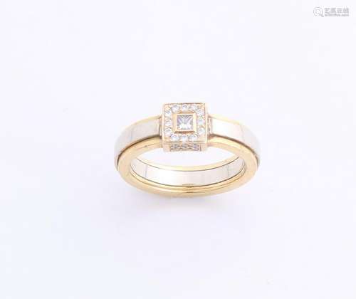 Nice sleek gold ring, 750/000, Le Chic, with diamonds.