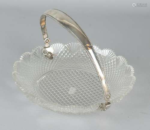 Sharpened crystal cookie dish with diamond and fan