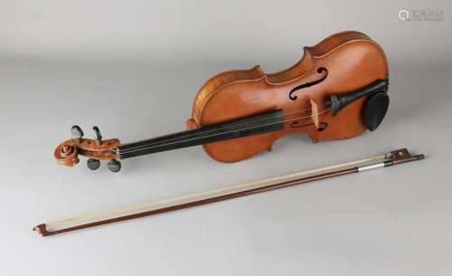 Old / antique German violin. First half of the 20th