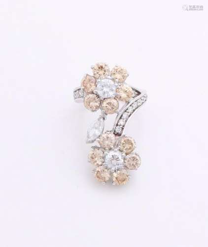 Silver ring, 925/000, with zirconia's. Coarse ring
