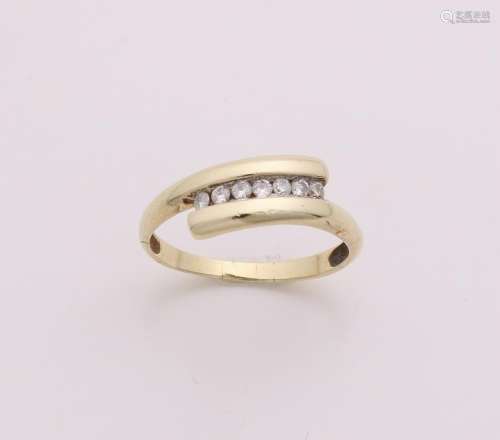 Yellow gold ring, 585/000, with diamonds. Striking ring