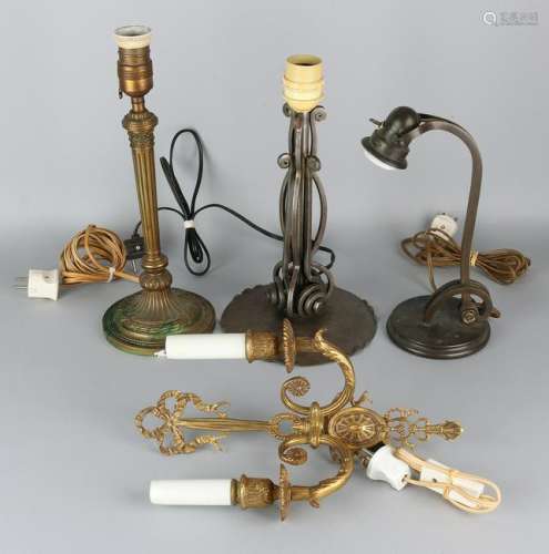 Four lights. Divers. Consisting of: Outdoor lamp, circa