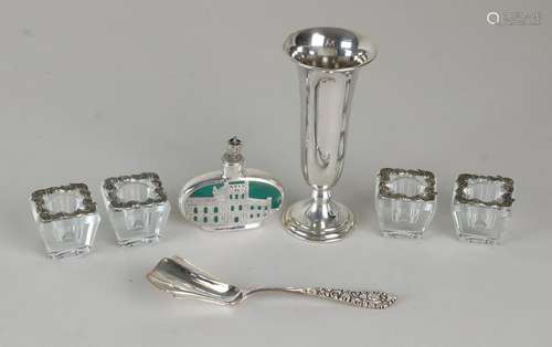 Lot with silver, with 4 crystal candlesticks with