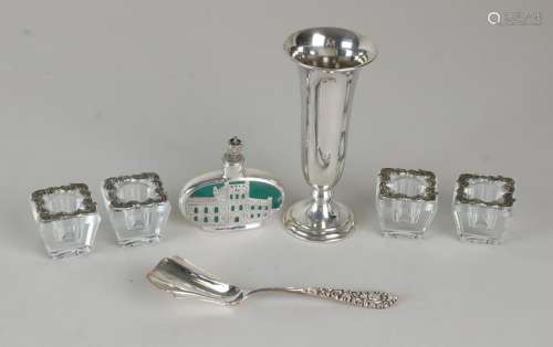 Lot with silver, with 4 crystal candlesticks with