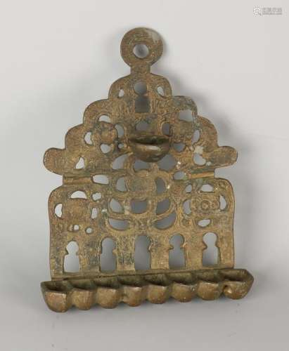 18th - 19th Century Judaica bronze 9-light Hanukkah oil