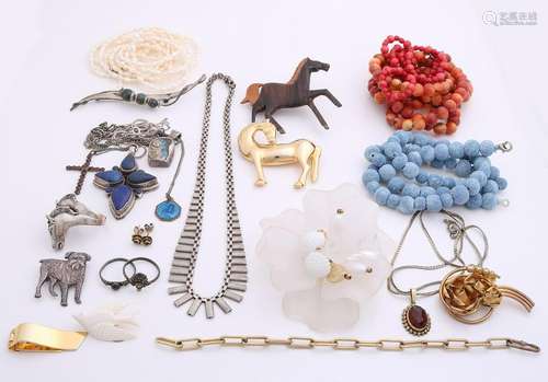 Lot with various silver jewelry, including lapis lazuli