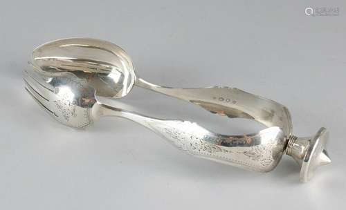 Silver lettuce tongs, 833/000, decorated with