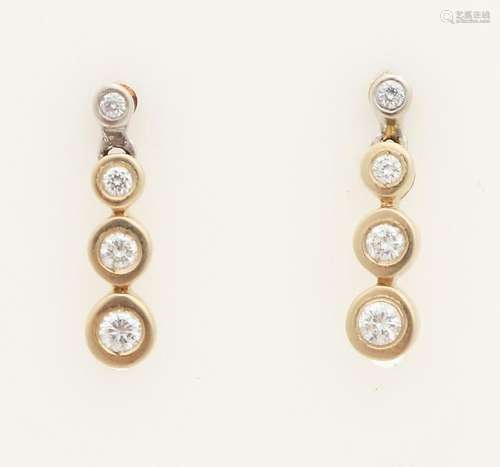 Yellow gold earrings, 585/000, with stones. Ear studs