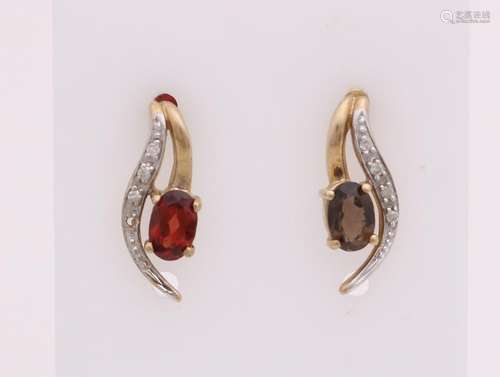 Yellow gold earrings, 585/000, with faceted garnet and