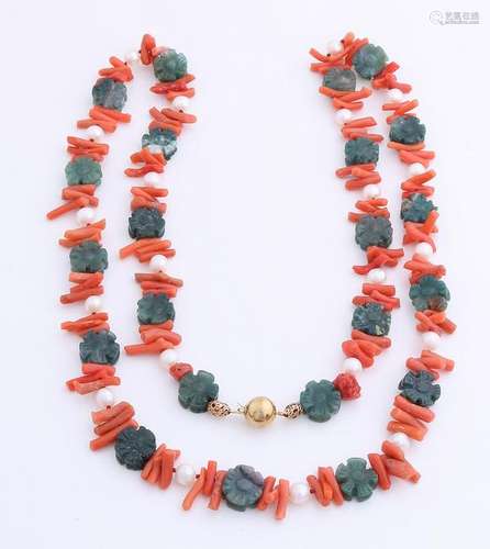 Necklace made of floral motif jade, freshwater pearls