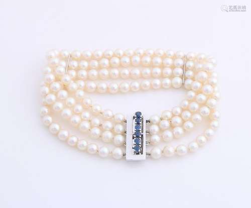 Bracelet with 4 rows of cultive pearls, ø 5.5 mm,