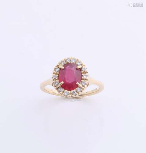 Beautiful yellow gold ring, 750/000, with ruby and