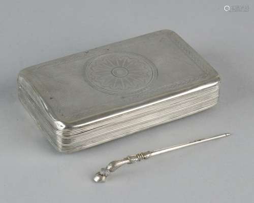 Silver tobacco box & pipe scraper, 833/000, rectangular