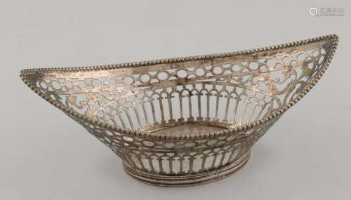 Silver bonbon boat, 833/000, on oval edge with openwork