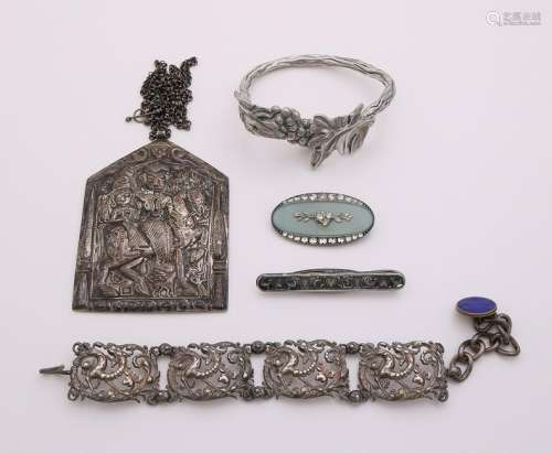 Lot of silver and silver plated, with a silver slide,