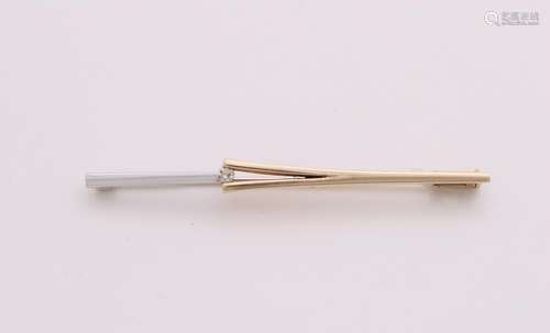 Gold bar brooch, 585/000, with diamond. brooch half