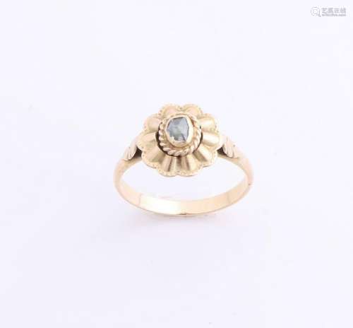 Yellow gold ring, 585/000, with diamond. Ring with an