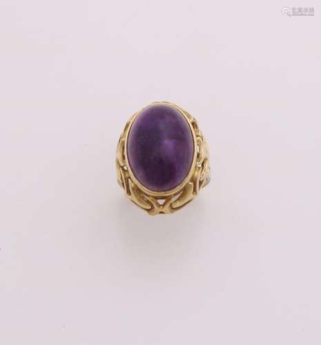 Gold ring, 585/000, with amethyst. Ring with large oval