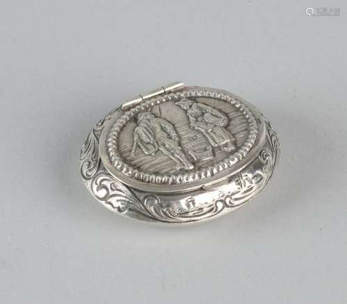 Oval silver 835/000 peppermint box with floral-driven