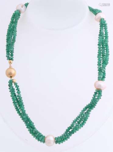 Necklace with 3 rows of nephrite with pearls. Necklace