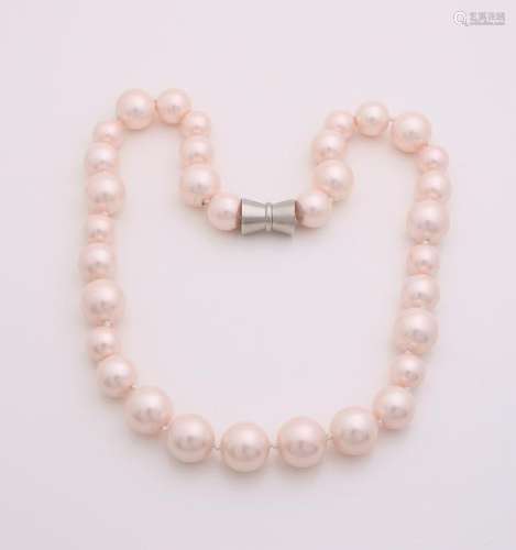 Necklace made of pearls made of organic material, ø