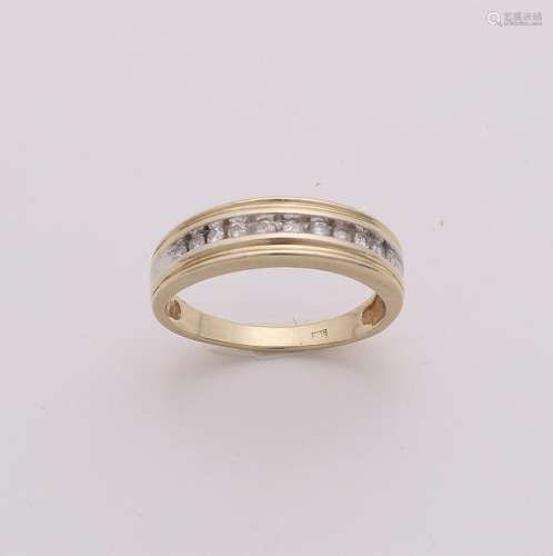 Yellow gold ring, 585/000, with diamonds. Ring with 11