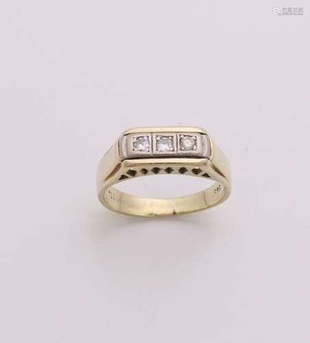 Yellow gold ring, 585/000, with diamonds. Ring with a