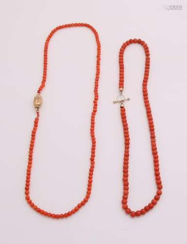 Two necklace of red coral with yellow gold clasp,