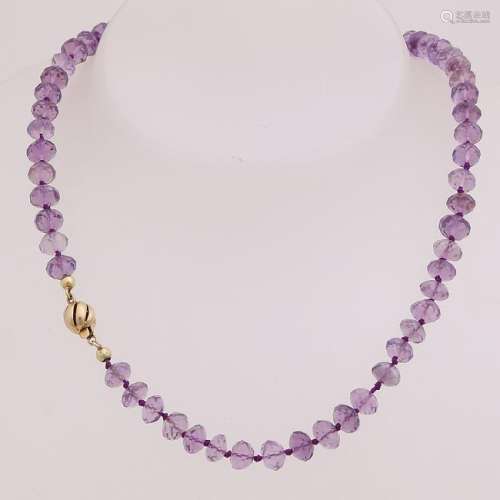 Necklace of faceted amethyst beads, ø 7 mm.,